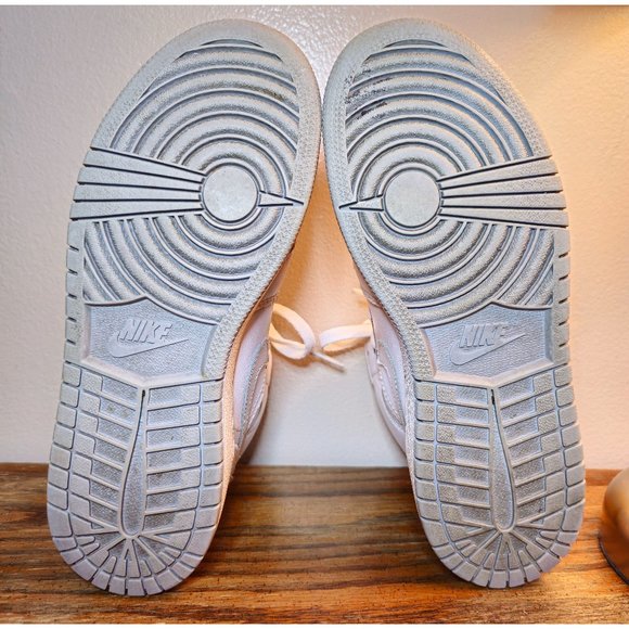 Nike Air Jordan 1 Mid Top Sneakers '15 White Wolf Grey Great Condition 4Y W5.5 - Picture 10 of 11